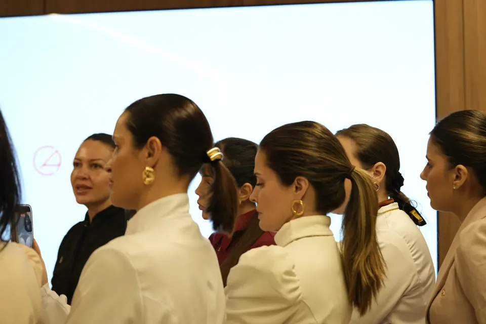 Turma de alunas em aula presencial da Corporal Academy